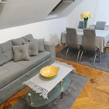 Апартаменты 32 *