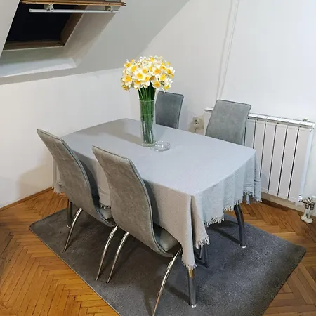 32 Апартаменты *