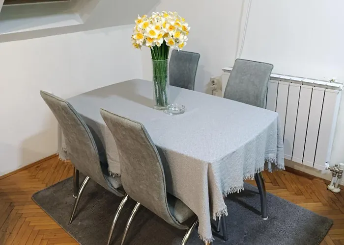 32 Апартаменты *